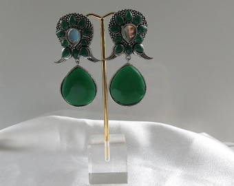 Pendientes Kundan verdes para bodas indias, joyas nupciales de plata, pendientes oxidados pakistaníes, joyas festivas del sur de Asia.