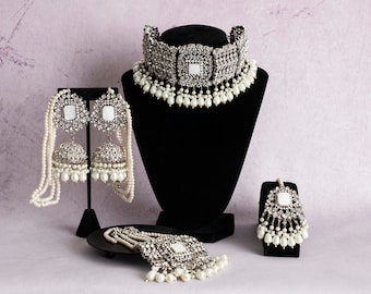 Conjunto de joyería nupcial hecha a mano: gargantilla de plata, jhumka, tikka y passa
