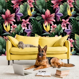 Exotische Aquarell Tapete mit tropischen Blättern und exotischen rosa Blumen, florales Wandbild, schälen und kleben Tapete, Wanddekor