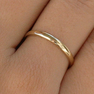 Timeless Solid Gold Wedding Band | Elegant 14K/18K Engagement & Anniversary Ring