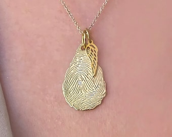 Solid gold (9K, 14K, 18K) Teardrop Fingerprint Necklace, Pear Shape Necklace, Custom Pear Pendant, Handwriting Necklace, Gift for Bridesmaid
