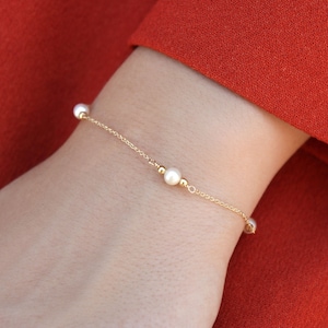 Solid Gold Pearl Bracelet - Dainty Natural Pearl Jewelry for Bridesmaids & Anniversaries