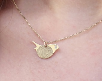 Solid gold (9K-14K-18K) Cute Dainty Diamond Flying Bird Necklace, Tiny Bird Necklace, Dainty bird necklace, Delicate necklace, Bird charm