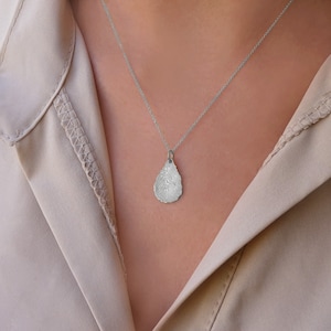 Silver Teardrop Fingerprint Necklace, Custom Handwriting Pendant, Gift for mom, Mother’s Day Jewelry