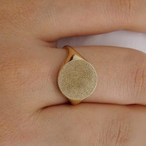 Silver Fingerprint Ring, Monogram Ring, Silver Family Crest, Christmas Gift, Round Ring, Gift for mom, Mother’s Day Jewelry