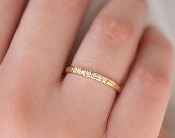 solid gold ring 14K-18K, diamond ring, seven diamonds ring, gift for her, minimalist ring, dainty