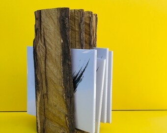 手作りの木製ツール // 暗黒時代のデザイン // 黙示録的なヒッピートーテム I