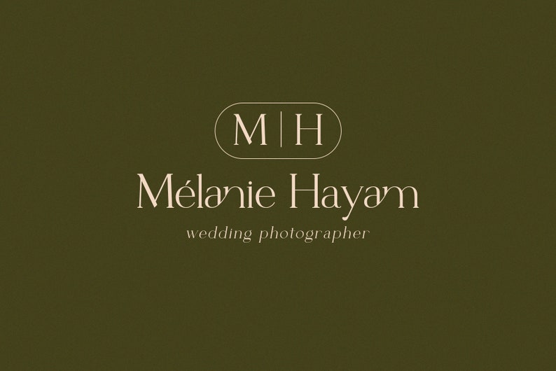K&ouml;nnte beinhalten: Ein Logo f&uuml;r eine Hochzeitsfotografin namens Melanie Hayam. Das Logo ist ein Kreis mit den Buchstaben "MH" darin. Der Text "Melanie Hayam" befindet sich unter dem Kreis, und der Text "Hochzeitsfotografin" darunter.