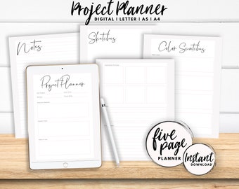 Puede incluir: Un planificador de proyectos de cinco páginas imprimible en formato digital. El planificador incluye secciones para notas, bocetos, muestras de colores y una página de planificación de proyectos con secciones para el nombre del proyecto, el presupuesto, los materiales y los próximos pasos. El texto "Project Planner" está escrito en letra cursiva negra. El texto "Descarga instantánea" está escrito en negro sobre un círculo blanco.