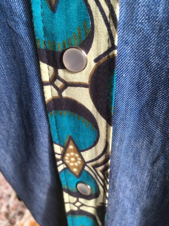 1980s Western Denim Shirt with Print Detail - image 6