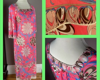 1970s Emilio Pucci for Formfit Rogers Pink Print Voluptuous Nightgown - XL