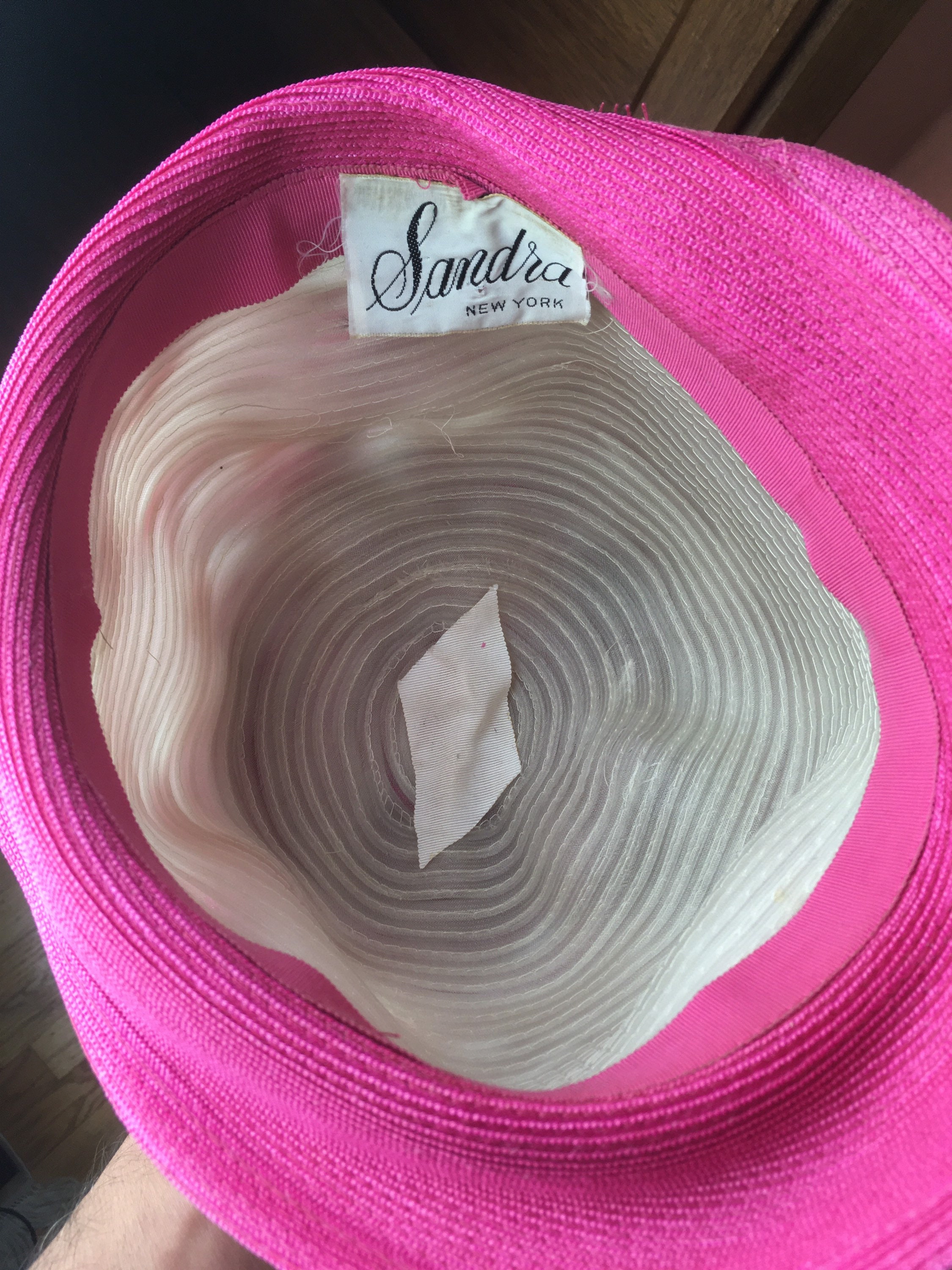 1960s Sandra New York Pink and White Bouffant Planter Hat - Etsy display picture 3
