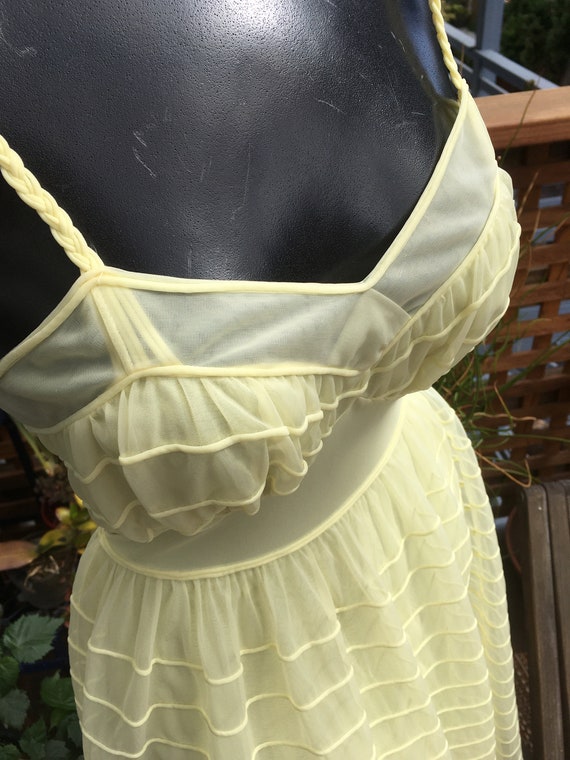 Pretty Pretty Yellow Chiffon 1960s Nightgown - image 5