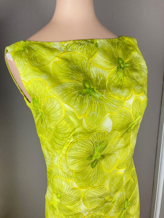 1960s Chartreuse Hawaiian Print Dress - Floral Pr… - image 3