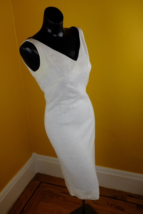 Smart and Chic 1950s/1960s White Wiggle Dress