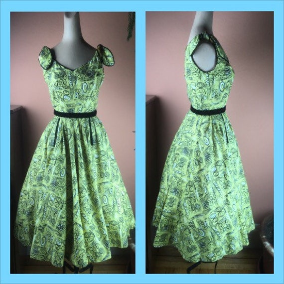 1940s / 1950s Cotton Print Dress - Full Skirt - A… - image 2