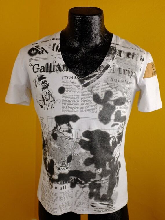 Iconic Y2K John Galliano Newsprint Tee shirt - S/M - image 3