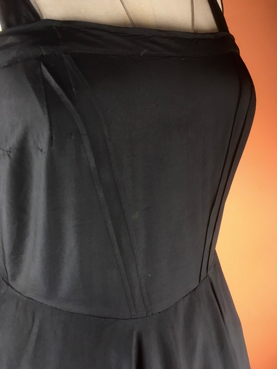 1940s / 1950s Black Zippered Fit and Flare Slip - image 3