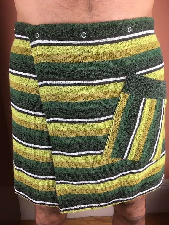 1960s Munsingwear Striped Terry Cloth Mens Bath Wrap Gem