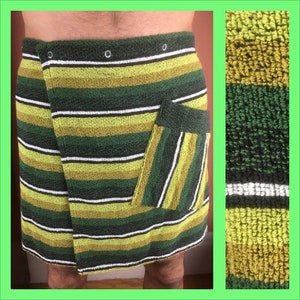 1960s Munsingwear Striped Terry Cloth Mens Bath Wrap