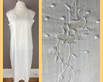 Üppige Vintage weiße Baumwolle bestickte Chemise / Nachthemd