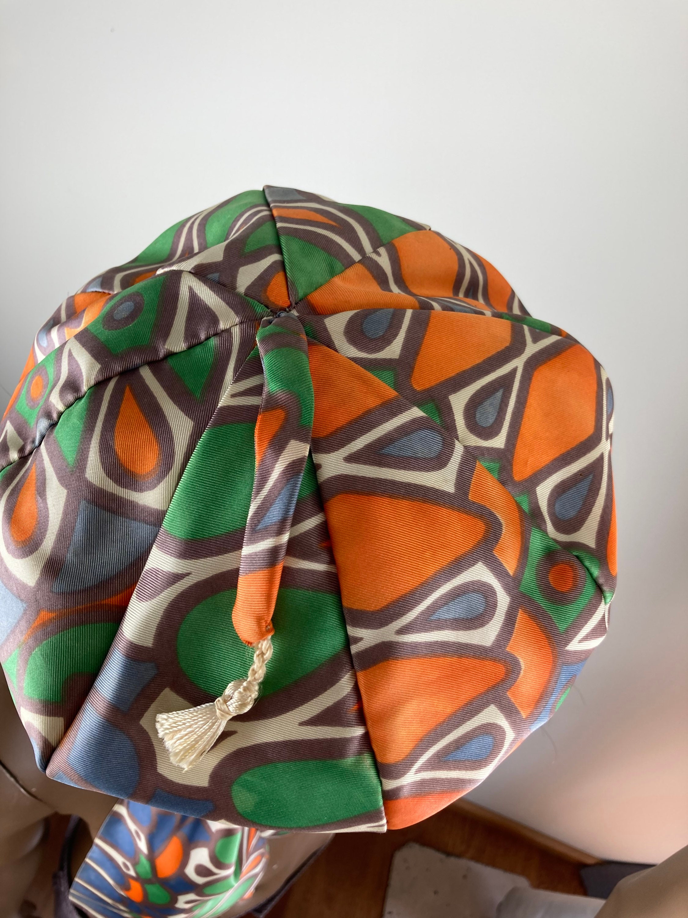 1960s Colorful Paneled Beret With Matching Scarf - Vintage  display picture 1