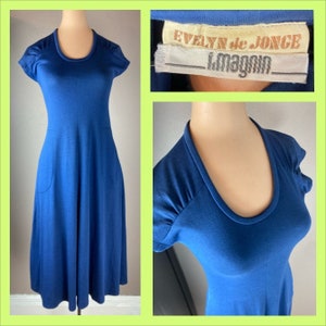 Vestido de jersey de algodón azul Evelyn de Jonge de la década de 1970