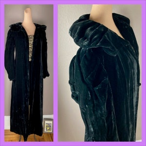1930s Black Velvet Opera Coat - S/M -