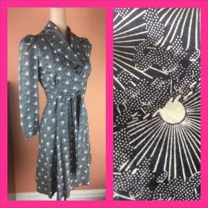 Classy Vintage Cotton Print Shirtdress / 1940s or 1970s Swing Dress