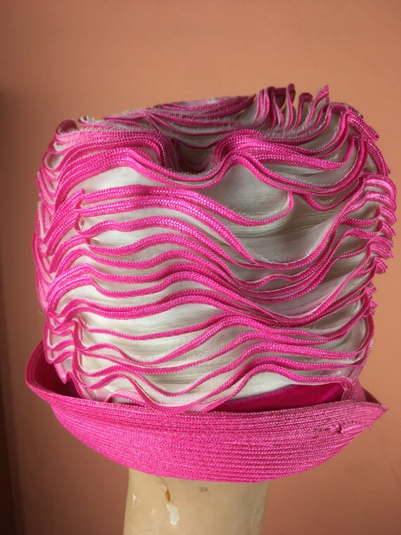 1960s Sandra New York Pink and White Bouffant Planter Hat - Etsy display picture 2