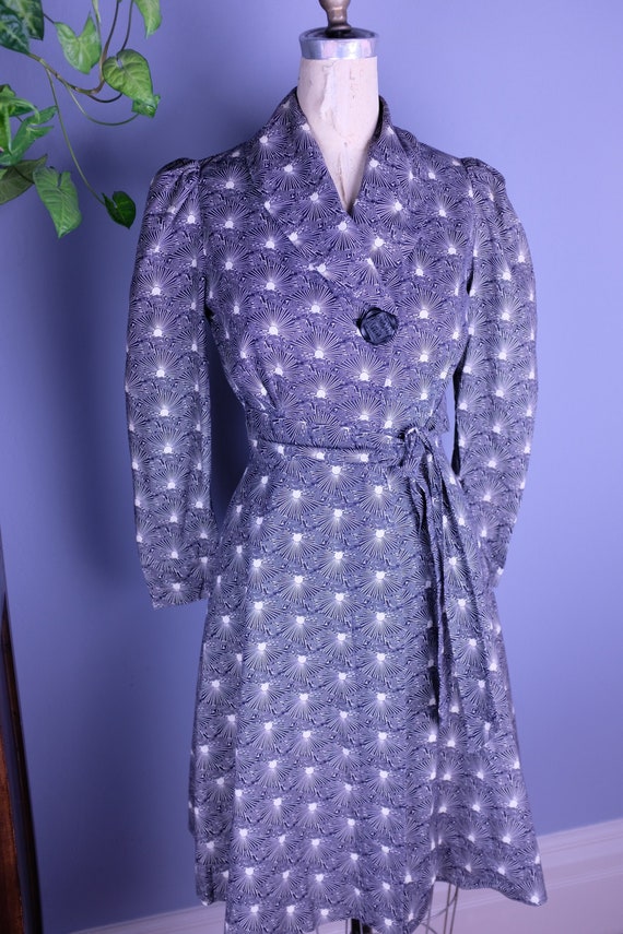 Classy 1970s does 1940s Cotton Wrap Shirtdress
