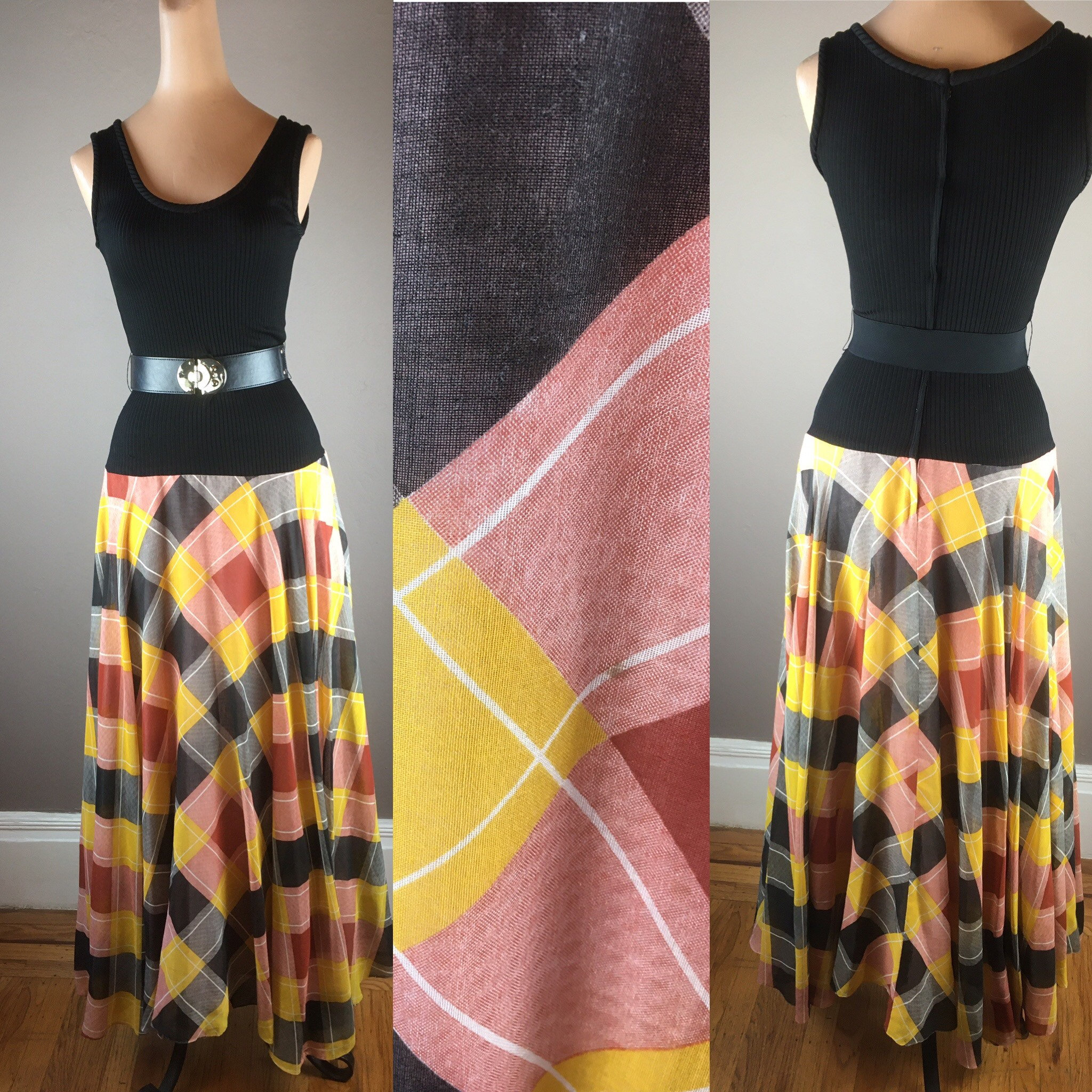 1970s Maxi Dress With Ribbed Bodice and 
