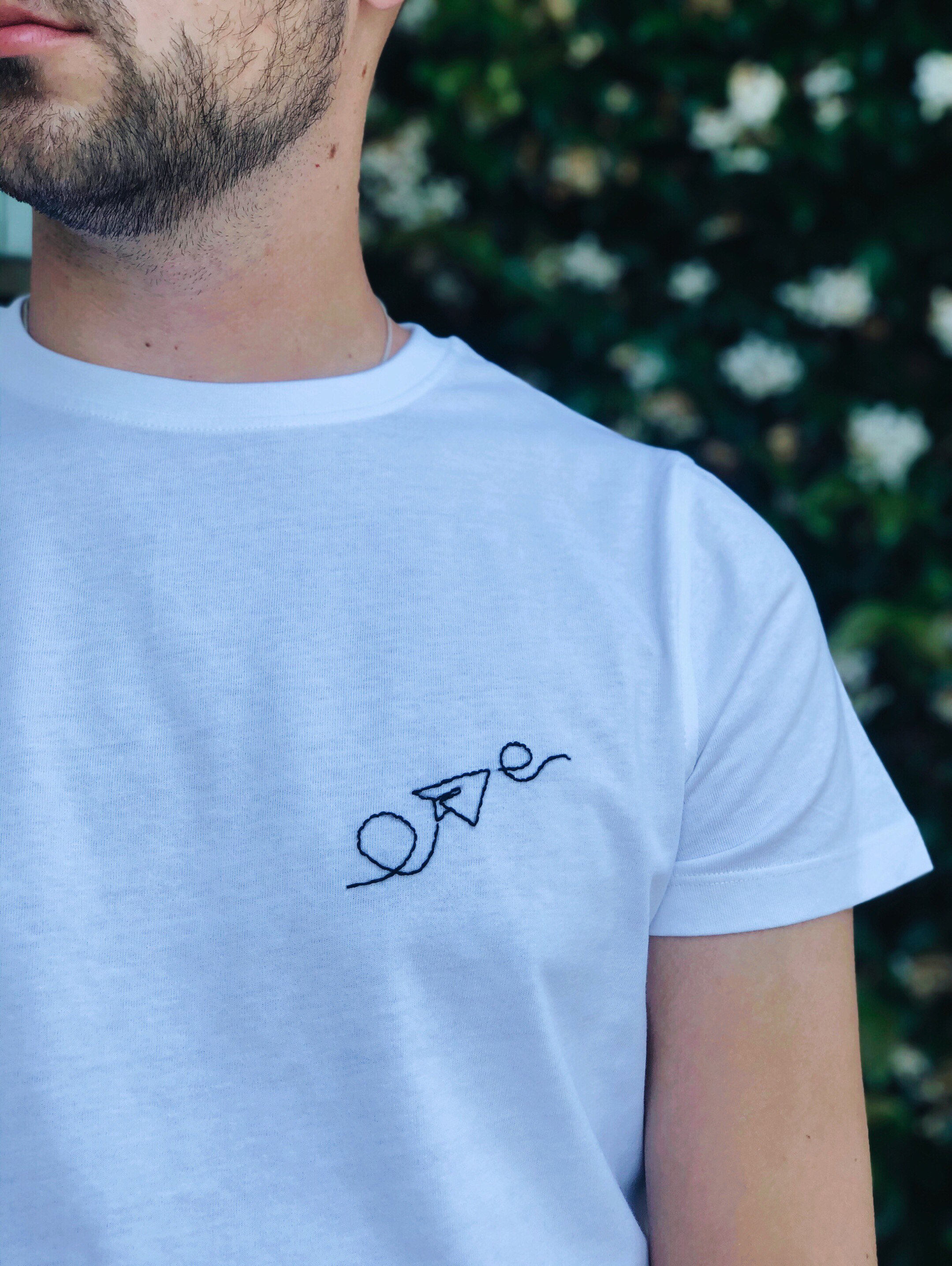 Tshirt personnalisé broderie brodé main idée cadeau Etsy