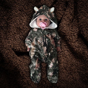 Baby Camo Jumpsuit For Newborn Winter Clothing For Baby Shower Gift For Hunting Theme Bodysuit With Zipper Baby Romper For Infant Outdoor