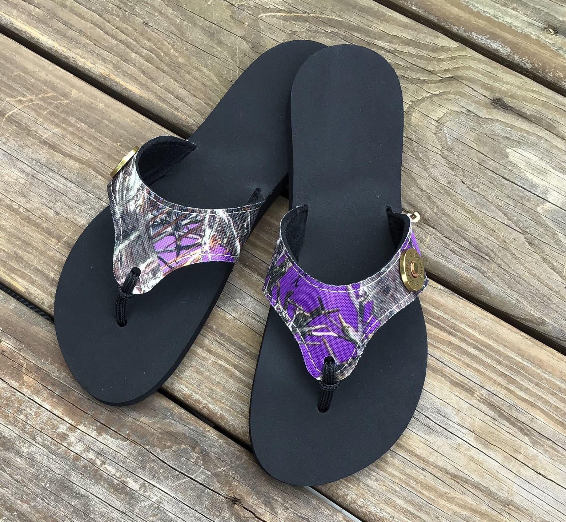 Pink camo store flip flops