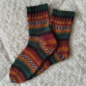 Unisex Socken. Handgestrickte Wollsocken. Kuschelige Socken
