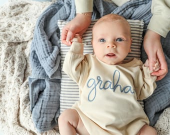 Personalisierte gestickte Baby-Bubble-Strampler | Benutzerdefinierte Baby-Kleidung | Niedliches Kleinkind-Outfit | Benutzerdefinierter Name oder Satz | Perfektes Baby-Geschenk