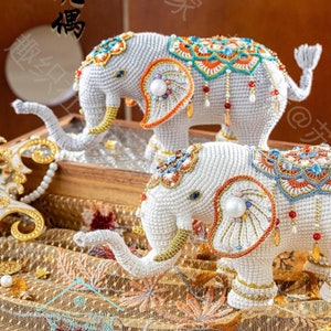Entzückendes Elefant-Amigurumi-Plüschmuster mit chinesischem Flair - Perfekt für Wohnkultur, Spielzeug und Schenken, Video-Anleitung inklusive