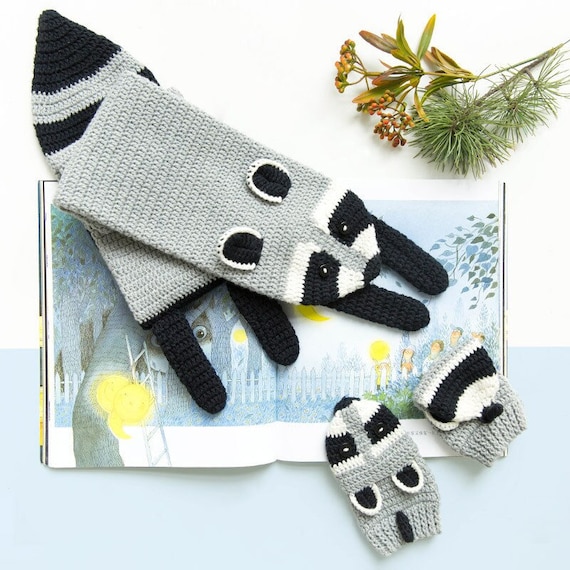 Cozy Crochet Raccoon Scarf and Mitten Set Pattern - Perfect  display picture 1