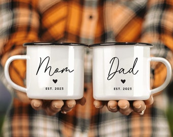 Custom Mom and Dad Mugs, Mommy and Daddy Camp Mugs, Pregnancy Reveal Gift, Parents to Be Mug Set, Baby Shower Gift, Expecting Parents Gift