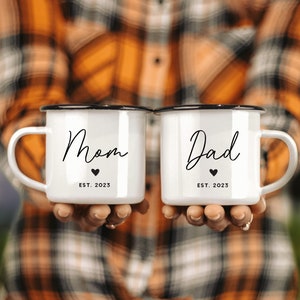 Custom Mom and Dad Mugs, Mommy and Daddy Camp Mugs, Pregnancy Reveal Gift, Parents to Be Mug Set, Baby Shower Gift, Expecting Parents Gift
