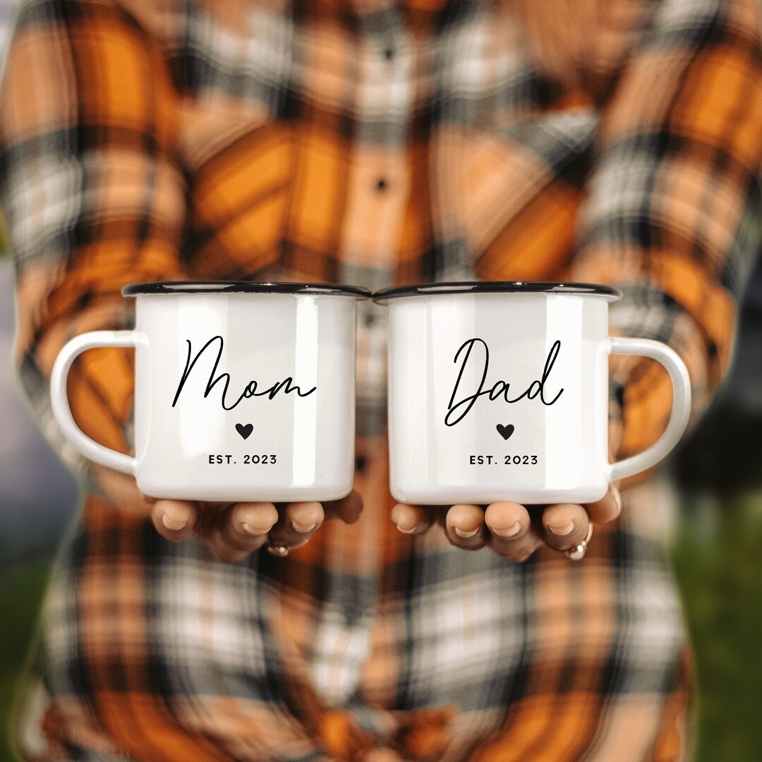Custom Mom and Dad Mugs, Mommy and Daddy Camp Mugs, Pregnancy Reveal Gift, Parents to Be Mug Set