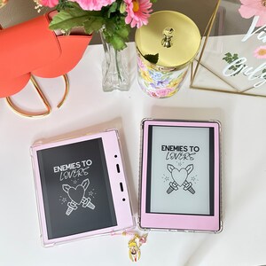 KINDLE LOCKSCREEN Enemies to Lovers (digital product) light and dark mode
