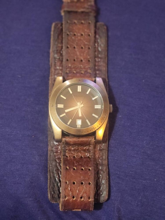 Vintage genuine leather Fossil watch. - Gem