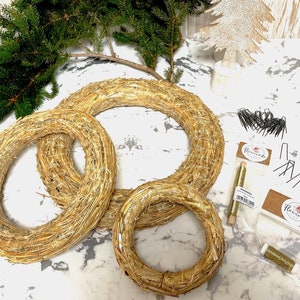 Tying an Advent wreath DIY wreath Christmas straw Roman wreath blank wrapping wire clinging staples candle holder candle plate Christmas decoration Advent