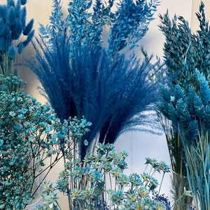 Trockenblumen blau hellblaue Blumen Trockenblumenstrauß Deko blau Tischdeko Taufe Hochzeitsdeko Adventskranz Hortensien Flachs Weizen Hafer Bild 7