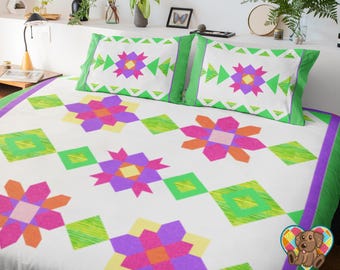 Könnte beinhalten: Eine weiße Bettdecke mit einem geometrischen Muster aus grünen, rosa und violetten Blumen. Die Bettdecke ist mit einem Patchwork-Design gefertigt und hat einen weißen Hintergrund.