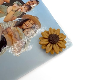 Fall Sunflower Magnet, Autumn Kitchen Decor, Girly Aesthetic Home, Polymer Clay Sculpted Florals, Nature Miniatures, Cute Gift for Friend