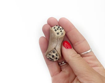 Cannoli Italian Dessert Magnet, Birthday Gift for Food Loving Friend, Realistic Clay Miniatures, Magnetic Decor for Fridge, Fun Novelty