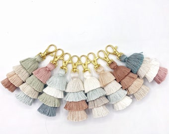 CUSTOM Tassel Keychain / Fun Accessory for Teacher / Personalized School Bag Zipper Charm / Friendship Gift for Girls / Colorful Keyring